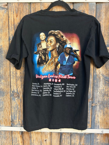 Vintage 2004 Verizon Ladies First Tour with Beyoncé Alicia Keys and Missy Elliot 2000s Parking Lot Bootleg T-Shirt Medium