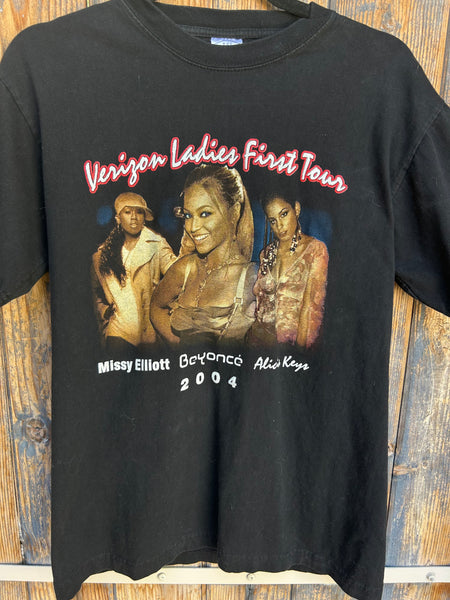 Vintage 2004 Verizon Ladies First Tour with Beyoncé Alicia Keys and Missy Elliot 2000s Parking Lot Bootleg T-Shirt Medium
